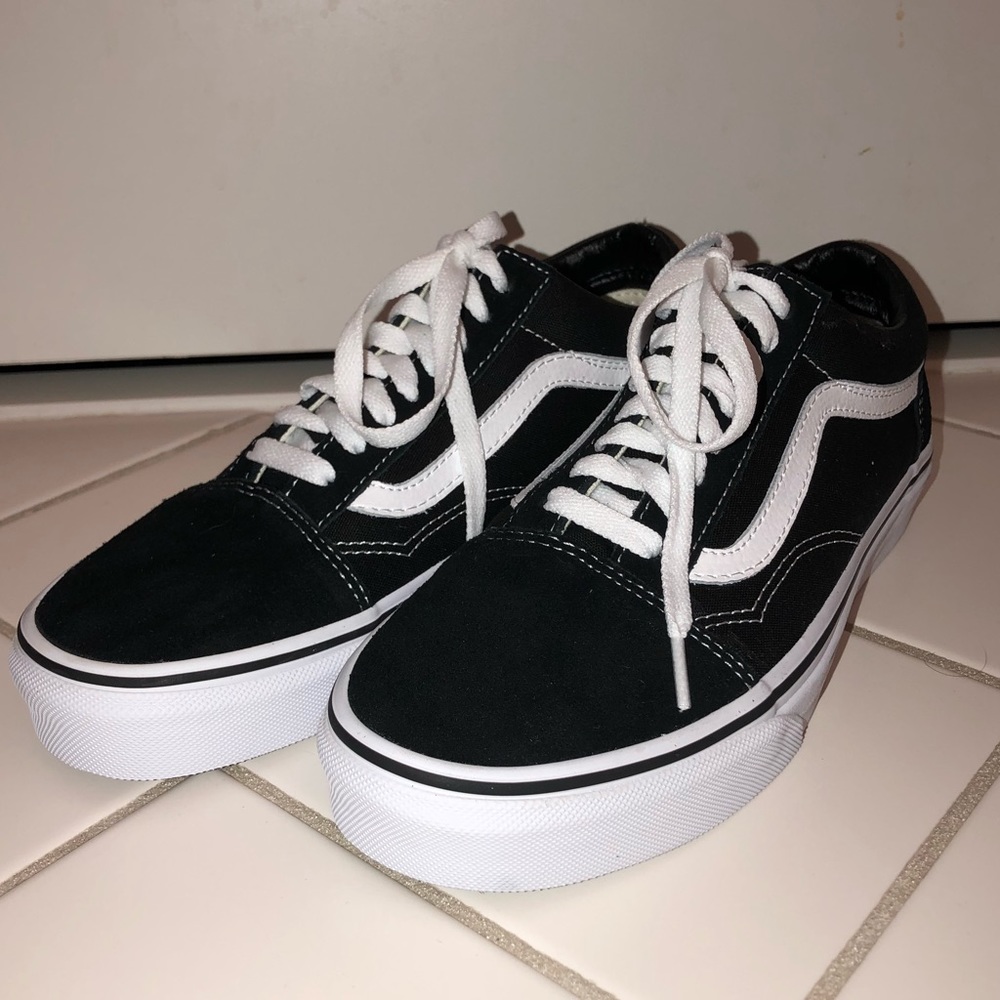 Black low top vans